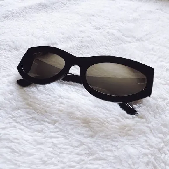 Francis Mirrored Black Cat-Eye Sunglasses - Picture 4 of 15